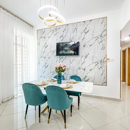 5 Star Serviced Apartment With Beach Access In The Heart Of Dubai Marina Free Welcome Gift Box Upon Arrival Bagian luar foto