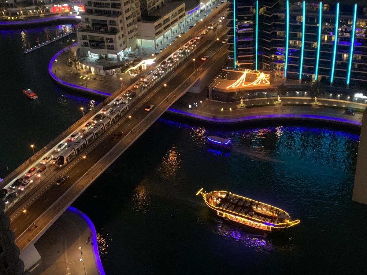 5 Star Serviced Apartment With Beach Access In The Heart Of Dubai Marina Free Welcome Gift Box Upon Arrival Bagian luar foto