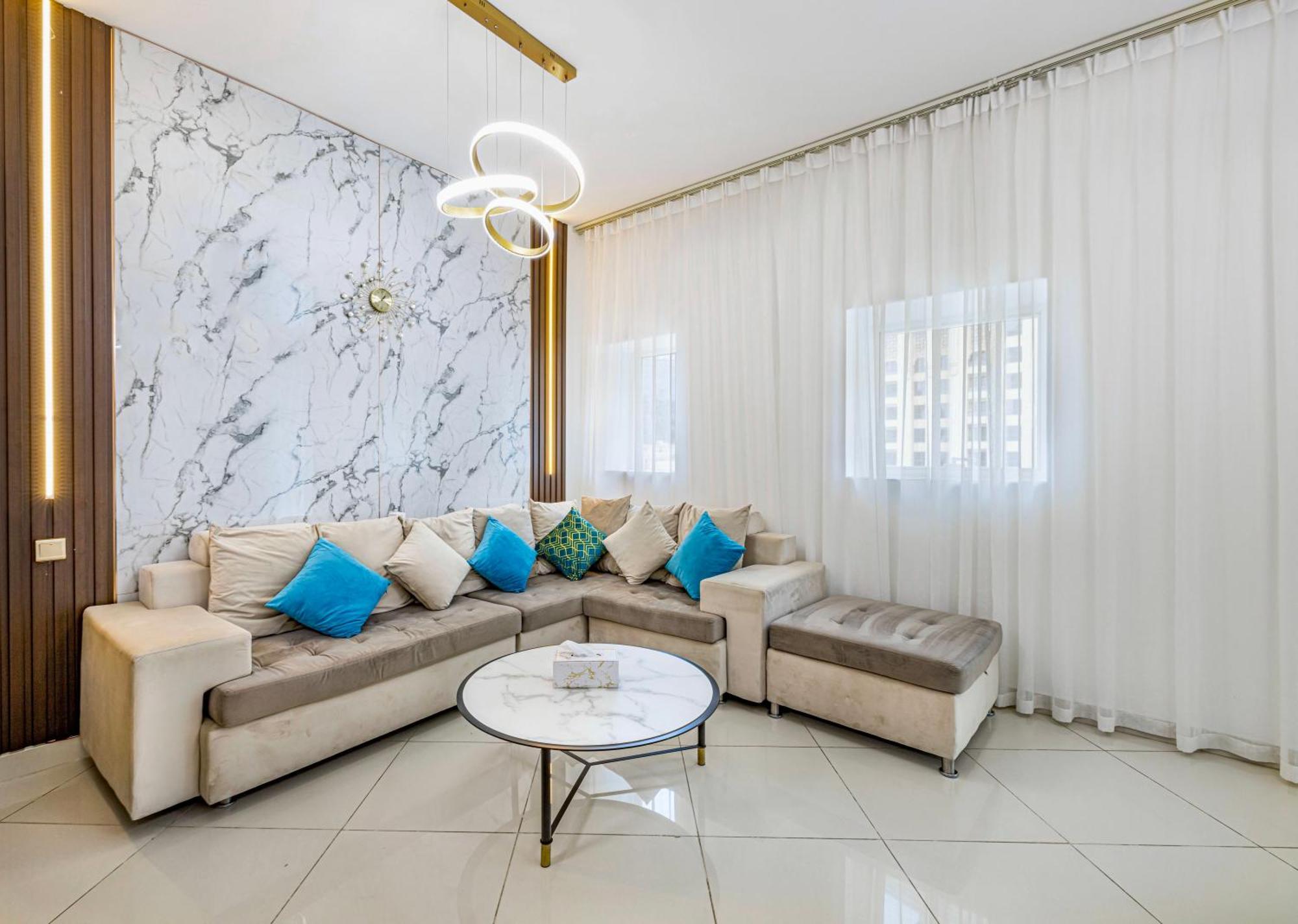 5 Star Serviced Apartment With Beach Access In The Heart Of Dubai Marina Free Welcome Gift Box Upon Arrival Bagian luar foto