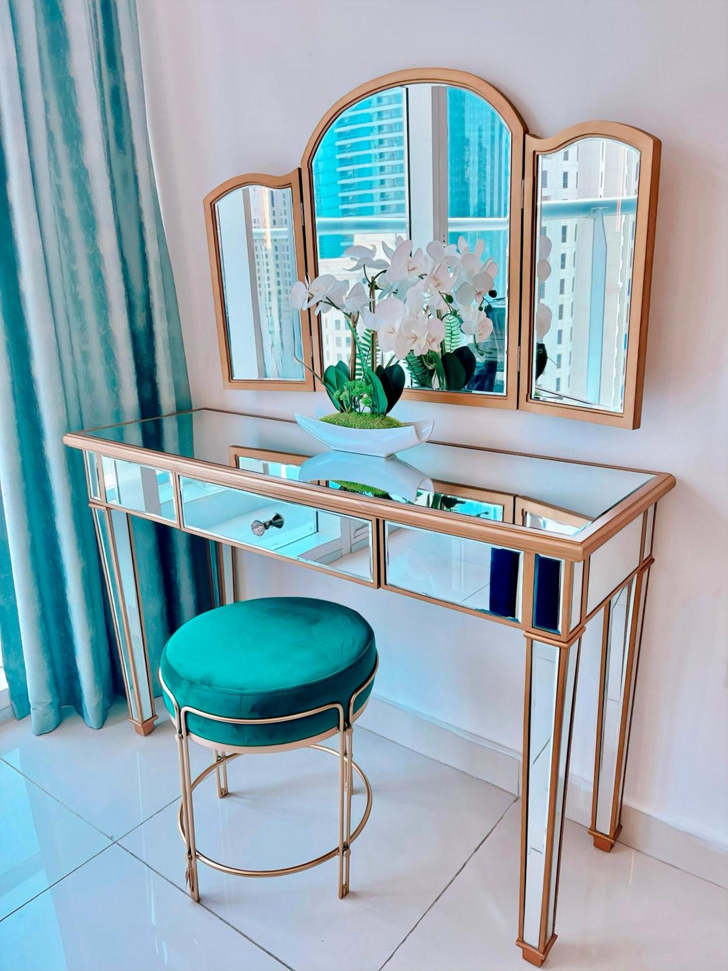 5 Star Serviced Apartment With Beach Access In The Heart Of Dubai Marina Free Welcome Gift Box Upon Arrival Bagian luar foto